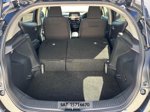 Toyota AQUA 2024-06 8279592-9
