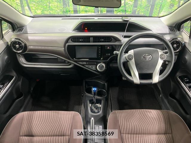 Toyota AQUA 2015-12 8279622-1