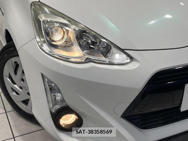 Toyota AQUA 2015-12 8279622-11