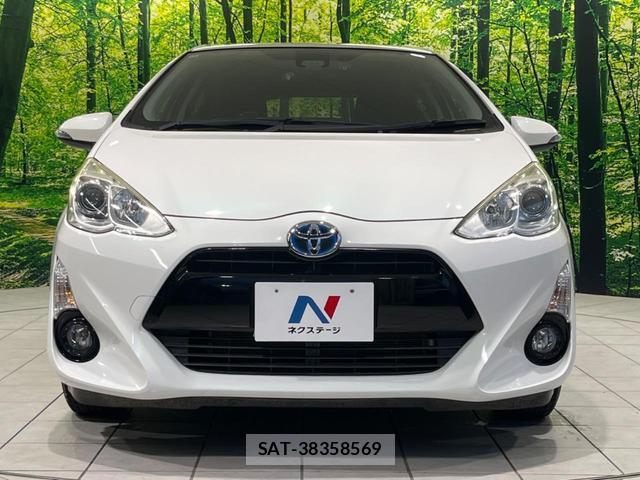 Toyota AQUA 2015-12 8279622-13