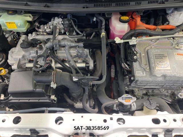 Toyota AQUA 2015-12 8279622-17