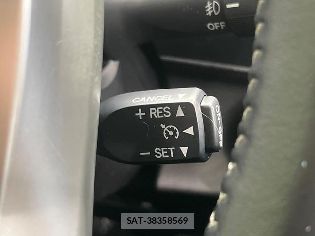 Toyota AQUA 2015-12 8279622-5