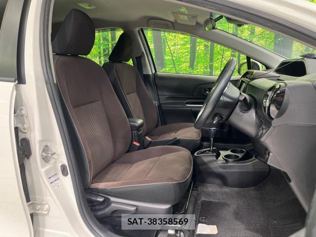 Toyota AQUA 2015-12 8279622-7