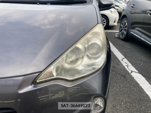 Toyota AQUA 2013-09 8279850-13