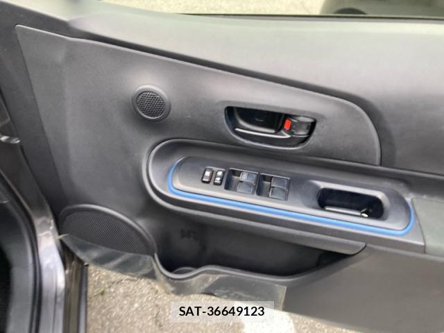 Toyota AQUA 2013-09 8279850-15