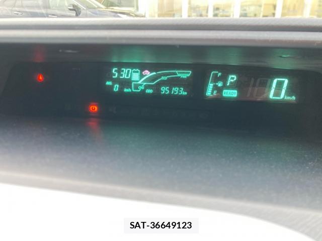 Toyota AQUA 2013-09 8279850-18