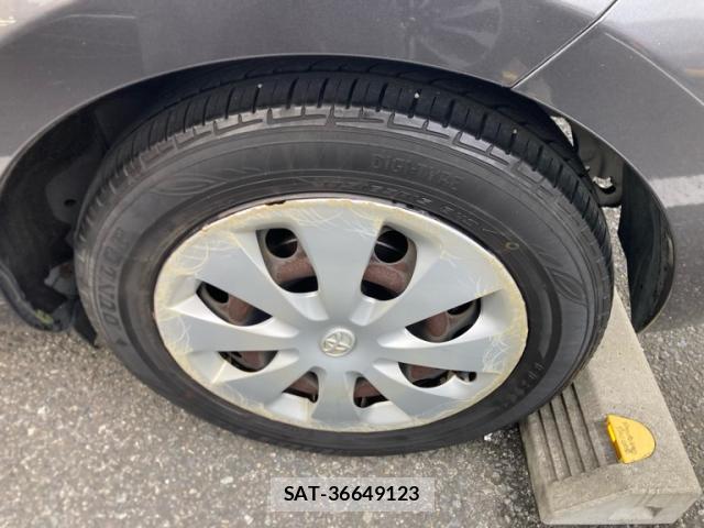 Toyota AQUA 2013-09 8279850-5