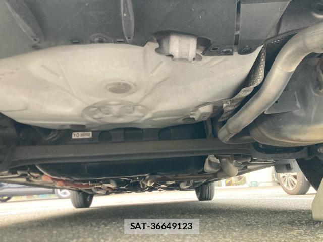 Toyota AQUA 2013-09 8279850-8