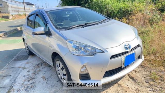 Toyota AQUA 2015-03 8279853-0