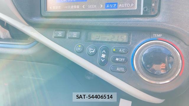Toyota AQUA 2015-03 8279853-19