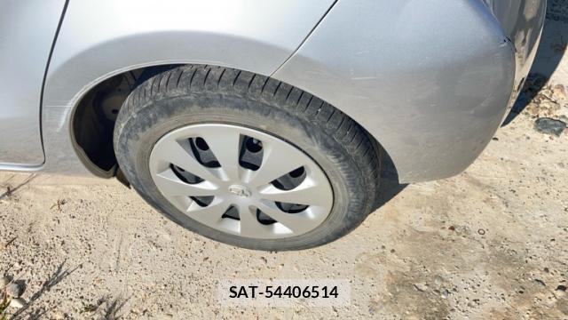 Toyota AQUA 2015-03 8279853-3