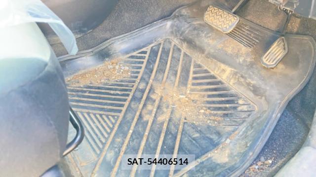 Toyota AQUA 2015-03 8279853-8