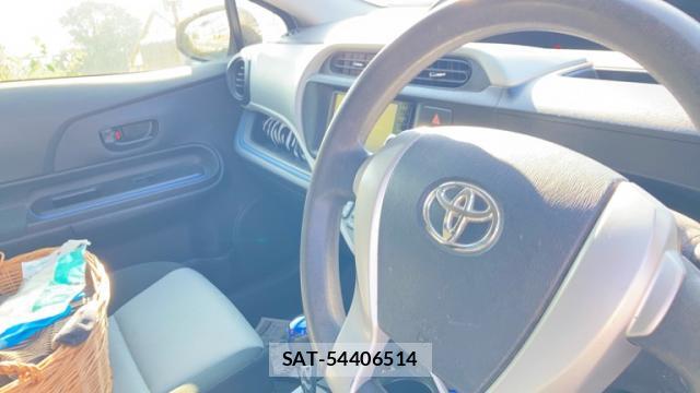 Toyota AQUA 2015-03 8279853-9