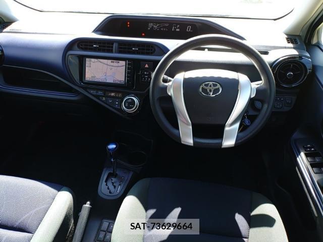 Toyota AQUA 2015-07 8279920-2