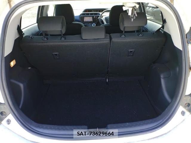 Toyota AQUA 2015-07 8279920-7