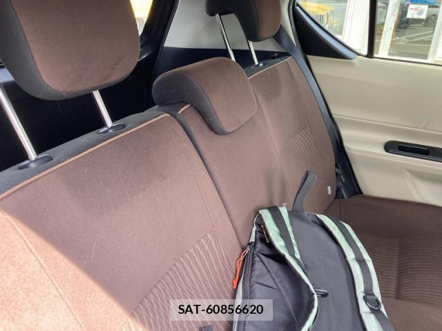 Toyota AQUA 2012-11 8279931-5