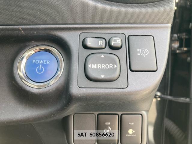 Toyota AQUA 2012-11 8279931-9