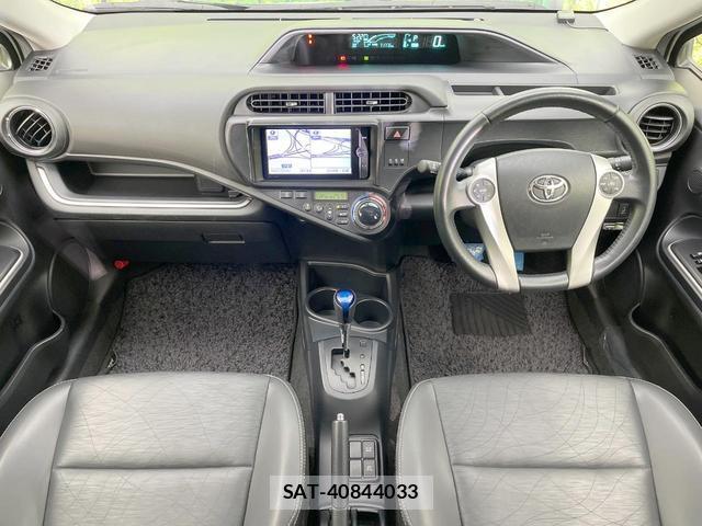 Toyota AQUA 2013-11 8280004-1