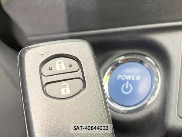 Toyota AQUA 2013-11 8280004-6