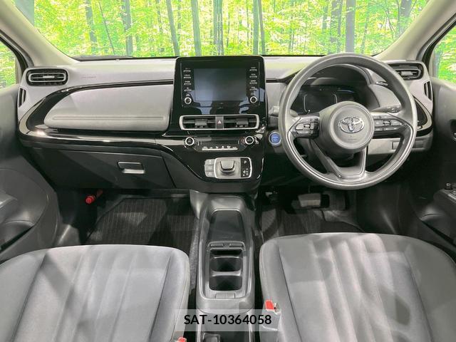 Toyota AQUA 2023-07 8280060-1