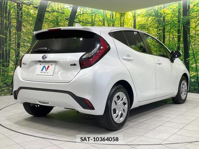 Toyota AQUA 2023-07 8280060-16