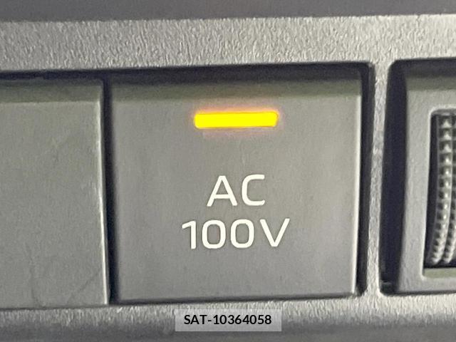 Toyota AQUA 2023-07 8280060-5