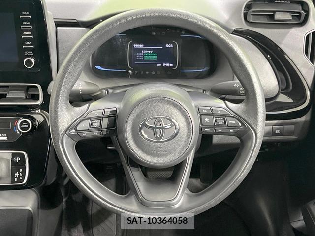Toyota AQUA 2023-07 8280060-7