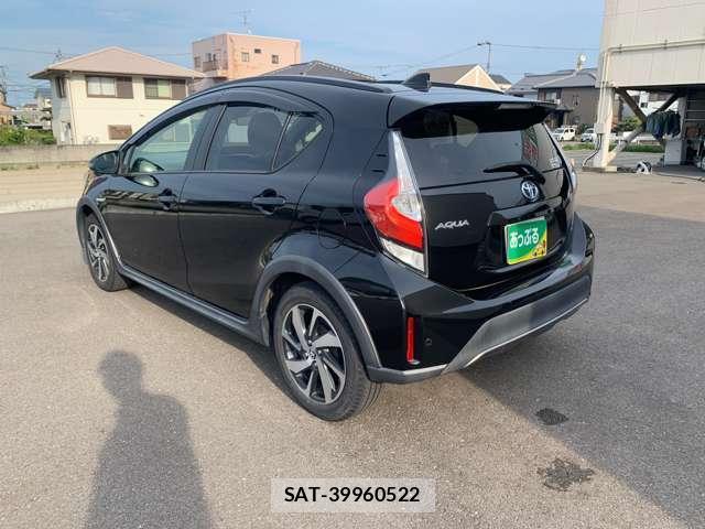 Toyota AQUA 2017-08 8280171-10