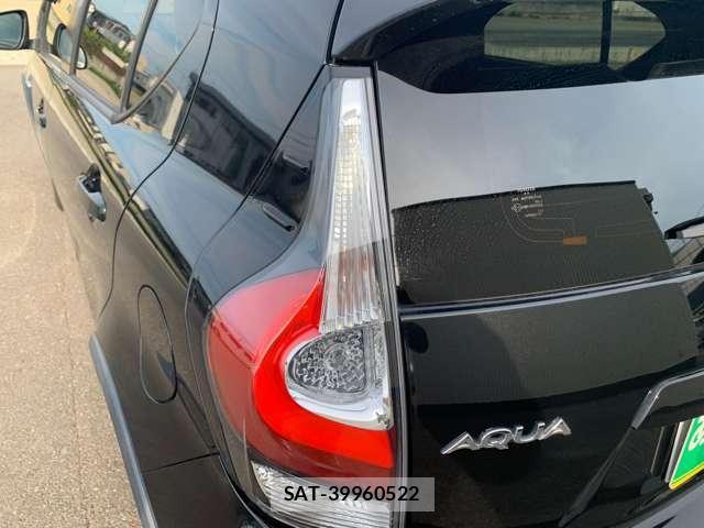 Toyota AQUA 2017-08 8280171-15