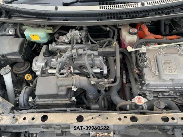 Toyota AQUA 2017-08 8280171-17