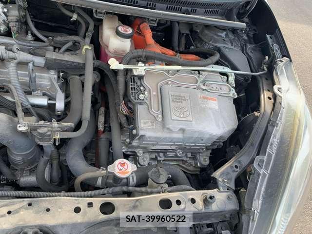 Toyota AQUA 2017-08 8280171-19