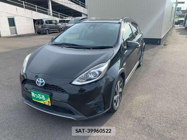 Toyota AQUA 2017-08 8280171-4