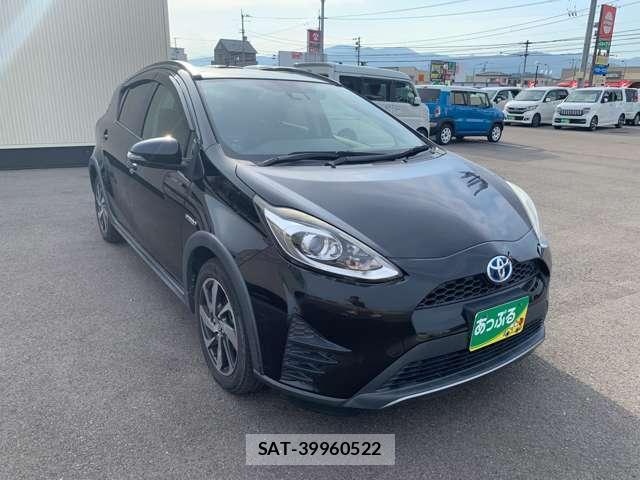 Toyota AQUA 2017-08 8280171-6