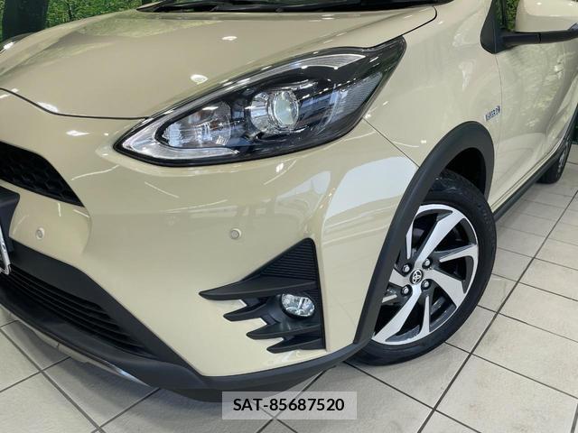 Toyota AQUA 2018-05 8280268-11
