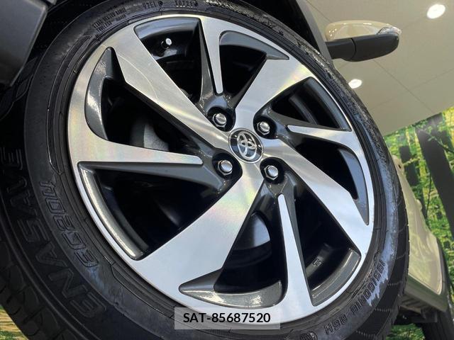 Toyota AQUA 2018-05 8280268-12