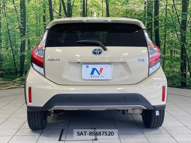 Toyota AQUA 2018-05 8280268-14