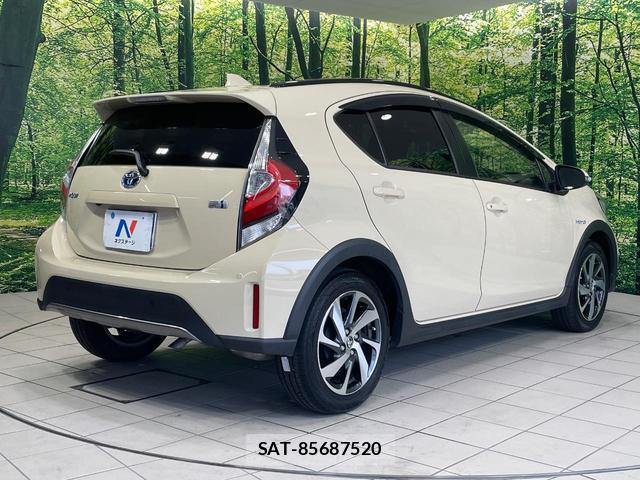 Toyota AQUA 2018-05 8280268-16