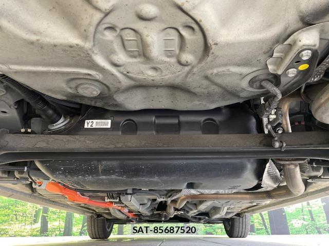 Toyota AQUA 2018-05 8280268-18
