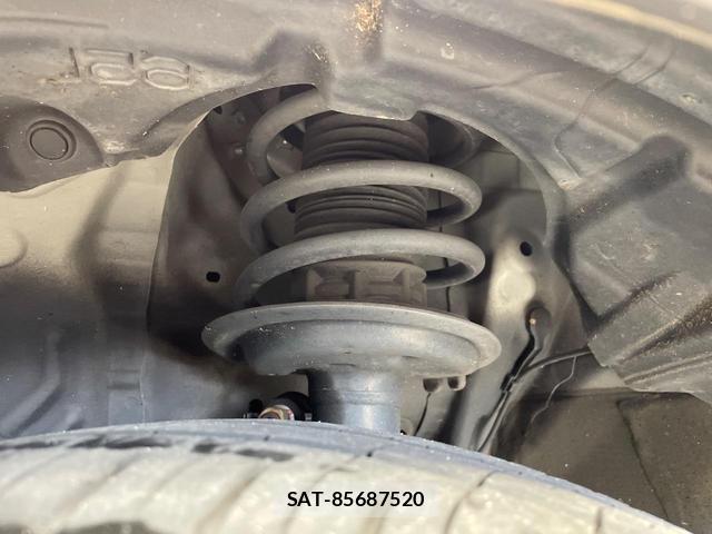 Toyota AQUA 2018-05 8280268-19