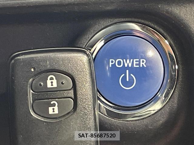 Toyota AQUA 2018-05 8280268-6