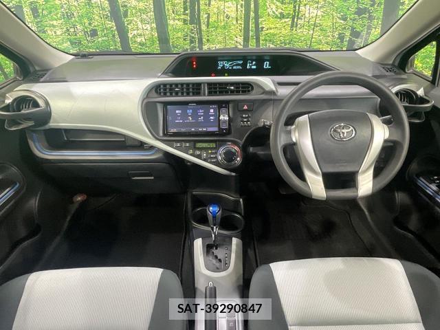 Toyota AQUA 2014-03 8280272-1