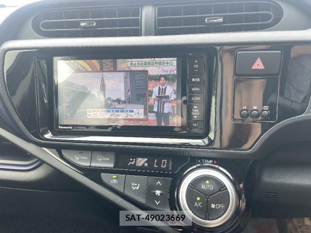 Toyota AQUA 2016-03 8280332-10