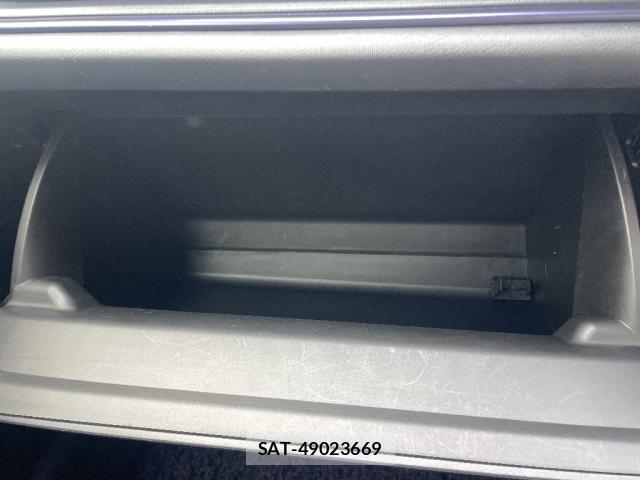 Toyota AQUA 2016-03 8280332-14