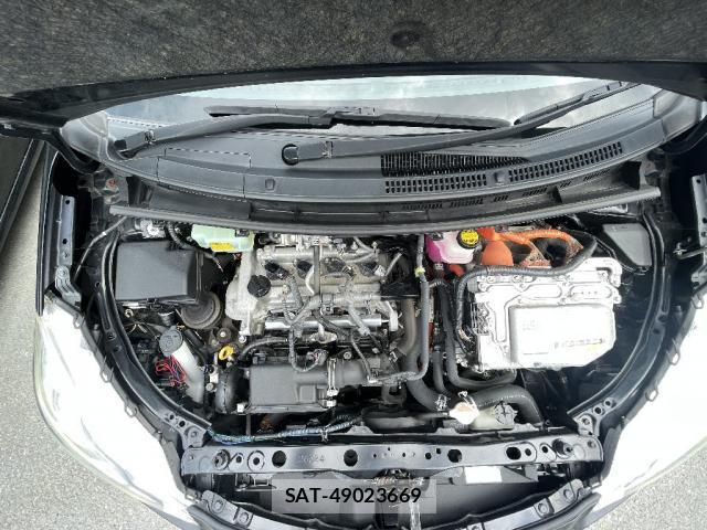Toyota AQUA 2016-03 8280332-15