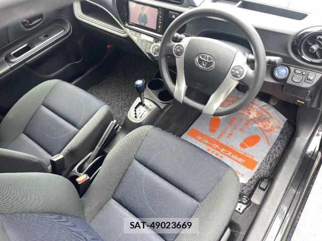 Toyota AQUA 2016-03 8280332-4