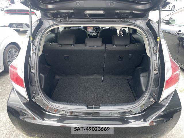 Toyota AQUA 2016-03 8280332-6