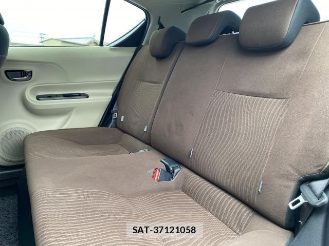 Toyota AQUA 2014-06 8280398-18