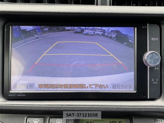 Toyota AQUA 2014-06 8280398-3