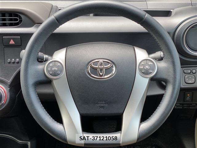 Toyota AQUA 2014-06 8280398-4