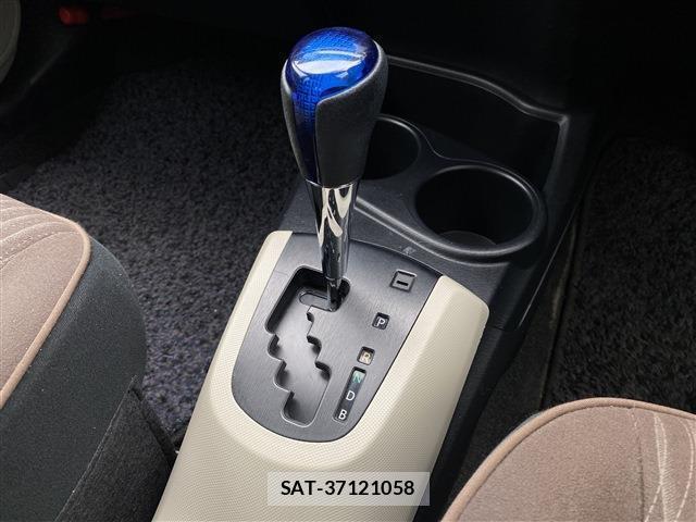 Toyota AQUA 2014-06 8280398-6